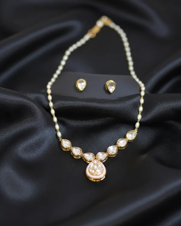 Gold_Brass_Necklace_Set_For_Women